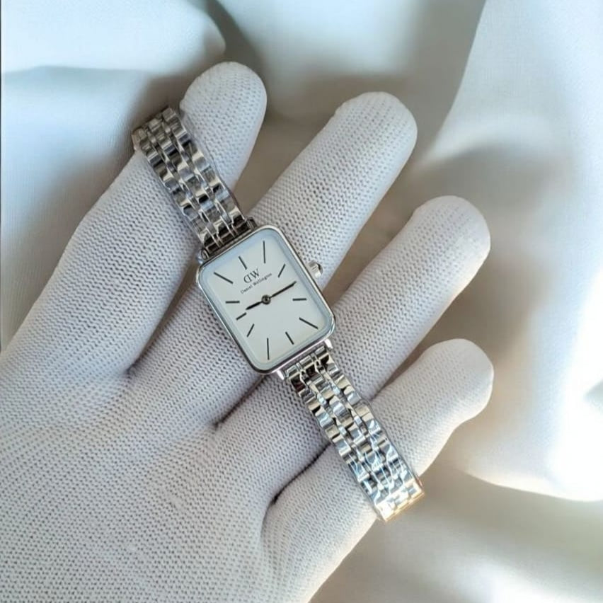 DWD LADIES SILVER CHAIN WATVH