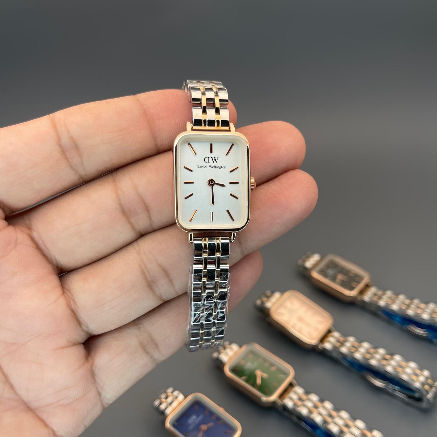 DWD LADIES STAINLESS STEEL CHAIN WATCH