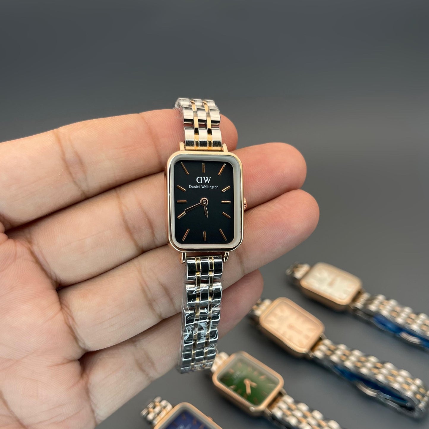 DWD LADIES STAINLESS STEEL CHAIN WATCH