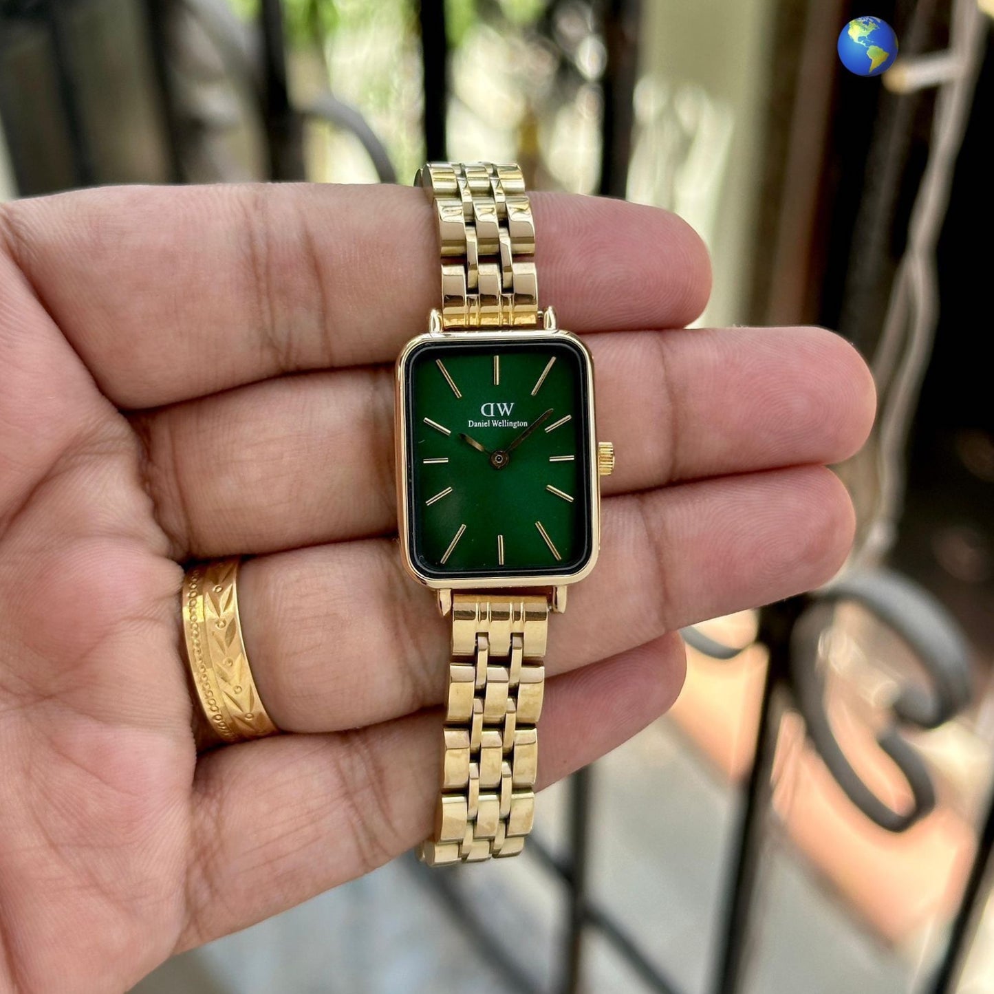 DWD STAINLESS STEEL GOLD WATCH